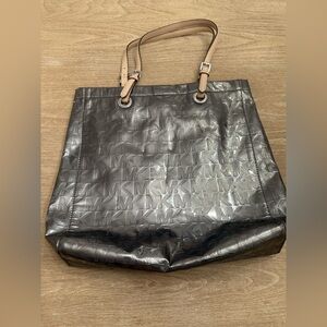 Michael Kors Signature Metallic jet setter Voyager mirror metallic tote